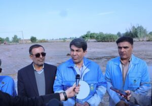 استاندار کرمان در بازدید از مناطق سیل زده رودبارجنوب: ترمیم سیل‌بند‌ها باید به‌سرعت انجام شود