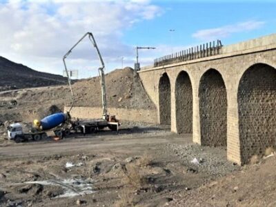 اجرای طرح تعمیر و ارتقای ایمنی حفاظهای بتنی پلهای جادهای قم