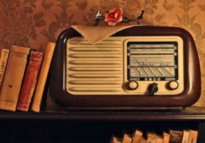 شنیدن نغمه یلدایی روی موج رادیو