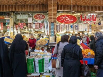 یلدا؛ شلوغی خیابان‌ها و گرمی دل‌ها