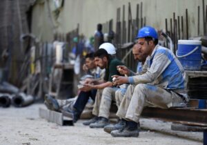 ائتلاف کم‌سابقه کارگر و کارفرما برای افزایش دستمزد/ دولت نگران موج تورمی، بازار گرفتار رکود تقاضا