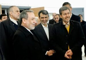 دیپلماسی اقتصادی در قلب اصفهان؛ عراقچی از سالن اجلاس بازدید کرد