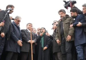 اتمام عملیات ریل‌گذاری راه‌آهن اردبیل-میانه با حضور وزیر راه و شهرسازی