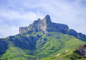 ارائه مشوق‌ها و حمایت از سرمایه‌گذاری در حوزه گردشگری شهرستان انگوت/ ژئوپارک دومولی یکی از مقاصد اصلی طبیعت‌گردان در استان اردبیل است