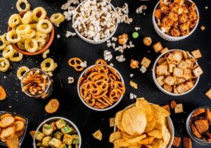 خوردن بیش از حد غذاهای شور چه بلایی سرتان می آورد؟