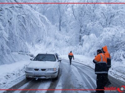 نبرد راهداری با برف در مسیرهای کوهستانی گلستان