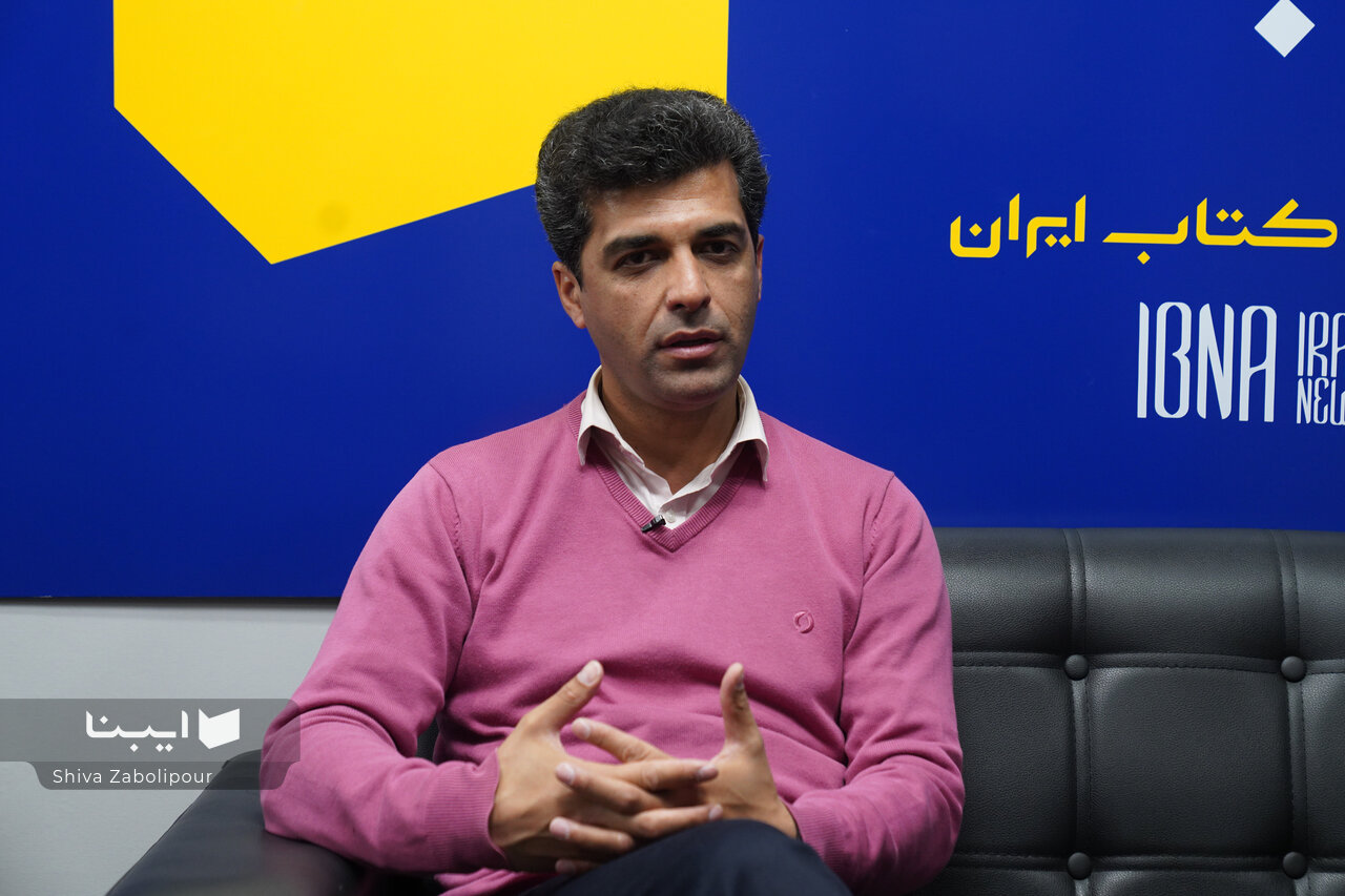 در ستایش حق و دموکراسی / دموکراسی نیازمند مراقبت و توجه مستمر است