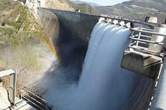 نیکزاد: انتقال آب از سد شهریار راهکار بحران کمآبی در اردبیل است