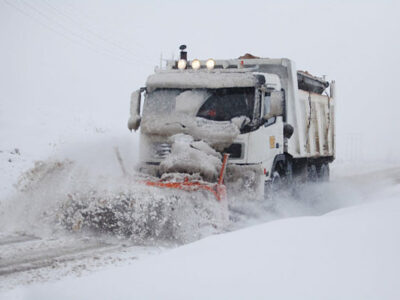 سرهنگ عبادی: محور کیاسر به دلیل بارش شدید برف مسدود شد