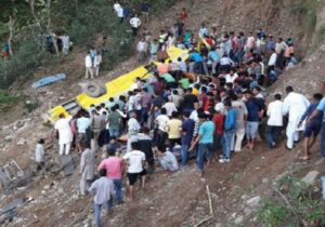 ۹ کشته و ۲۹ زخمی در سقوط اتوبوس به دره در جنوب هند