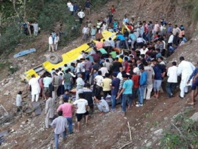 ۹ کشته و ۲۹ زخمی در سقوط اتوبوس به دره در جنوب هند