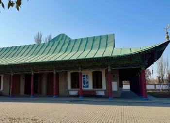 مسجد مرکزی جارکنت قزاقستان؛ یادگار شگفت‌انگیز معماری شرقی در قلب راه ابریشم