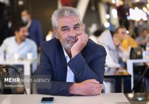 جعفر دهقان تجلیل شد؛ هنرمندی با کارنامهای غنی اما به دور از منیت