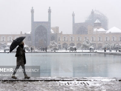 هوای اصفهان برفی و پاک است