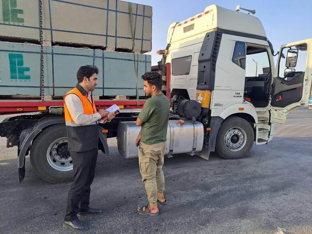 کشف ۵۶۴۰ تخلف اضافه تناژ در سطح محورهای خراسان جنوبی کشف ۵۶۴۰ تخلف اضافه تناژ در سطح محورهای خراسان جنوبی