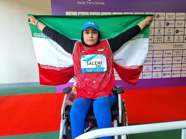 استاندار از قهرمان خوزستانی پارالمپیک جهان و آسیا تقدیر کرد