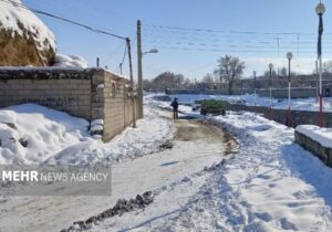ناصری: راه ارتباطی ۲۰ روستای فریمان به دلیل بارش برف مسدود است