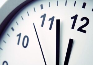 مدارس چند شهرستان اصفهان به‌دلیل برودت هوا فردا با تاخیر باز می شود