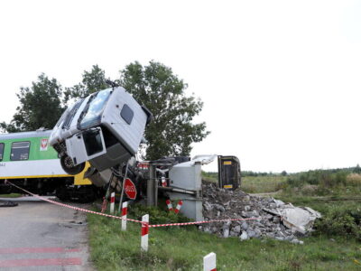 دو نفر در تصادف قطار با خودرو در جنوب غربی لهستان کشته شدند
