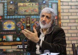 ابراهیم فیاض: پزشکیان شخصیتی جنگی دارد و با روحیه بچه بسیجیهای دوران جنگ کار میکند/ طبقه متوسط در دولت پزشکیان دوباره سرپا میشود