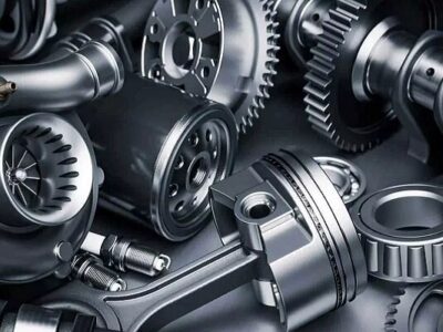 محموله لوازم یدکی قاچاق از لنج باری در بندر خمیر کشف شد