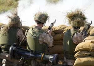 خیز انگلیس برای استقرار نیروهای حافظ صلح در اوکراین