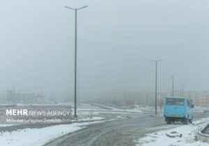 بارش برف و باران در جاده‌های ۲۴ استان کشور