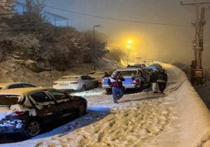 امداد رسانی به ۱۴ نفر گرفتار در برف و کولاک خراسان رضوی