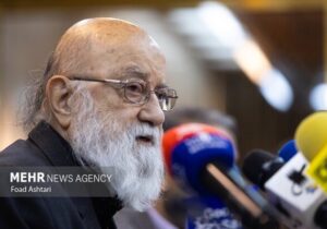 خاطره چمران از جمع کردن فرشهای دفتر کار احمدینژاد