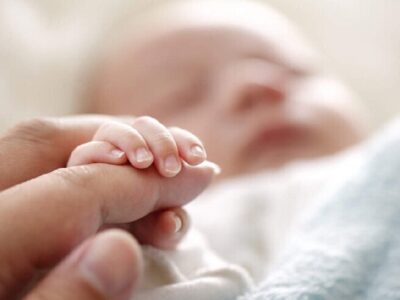 توصیه متخصصان: مادران مبتلا به آنفولانزا شیردهی را قطع نکنند