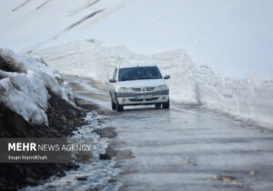 تلاش بی‌وقفه راهداران در استان سمنان؛ تردد در تمام جاده‌ها برقرار شد