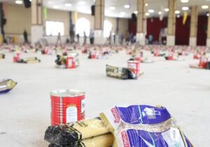 ۶۰ بسته معیشتی شب یلدا به خانواده زندانیان نائین اهدا شد