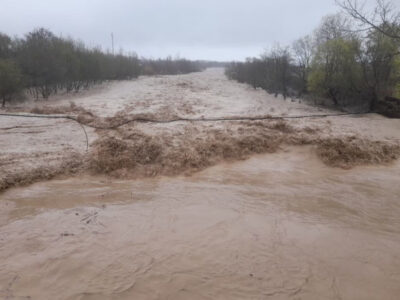 طغیان رودخانه گز در سیریک بر اثر بارندگی شب گذشته