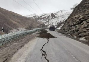 رانش زمین در محور ایذه – دزپارت؛ هشدار درباره خطر تردد خودروها