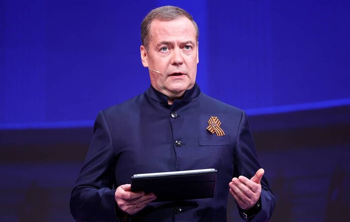 هجمه شدید مدودف به اجلاس سران اتحادیه اروپا درباره دارایی های روسیه