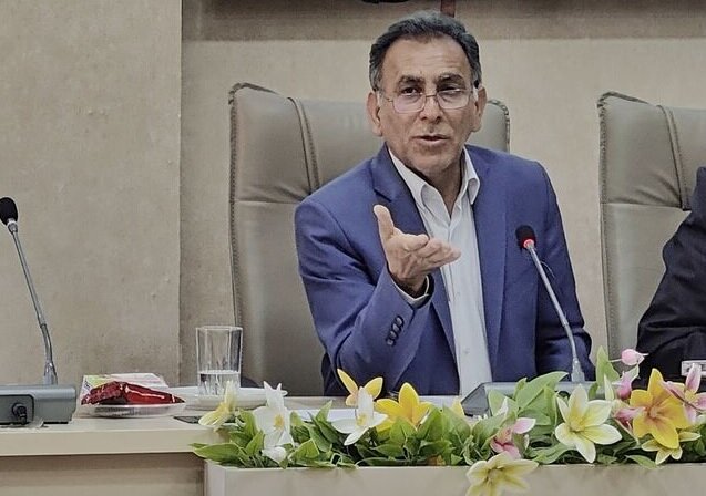 رئیس‌جمهور و وزرا را با واقعیت‌های لرستان آشنا کنیم