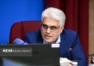 حجم بالای بنزین۳۰۰۰تومانی در کارت ها؛ نیازی به کارت جایگاهها نیست