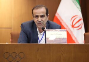 تیشهگران: کیومرث هاشمی به جای نقد پاسخگوی عملکرد خود باشد