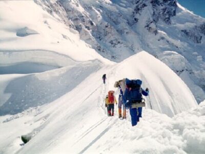 فخاری: عملیات جستوجوی کوهنورد مفقود شده در قله دماوند ادامه دارد