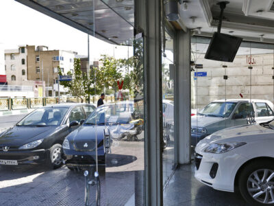 افشاگری یک نماینده درباره قیمت عجیب خودروها در بازار/ چرا خودرو ۴۰ درصد گران‌تر از منطقه فروخته می‌شود؟!