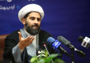 زندگی با آیه‌ها مقدمه‌ای برای گسترش جریان حفظ در کشور است