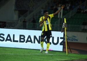 مهاجم استقلال تمرینات ویژه را آغاز کرد/ حضور کوجو در نیم فصل منتفی شد