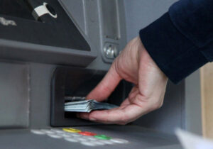 ببینید | برنامه جدید دولت: واریز ماهانه ۷۰۰ هزار تومان به ازای هر نفر