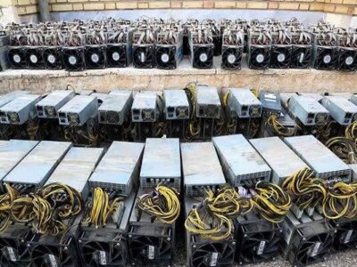 ۵۰ ماینر قاچاق در یک کارخانه متروکه در کاشان کشف شد