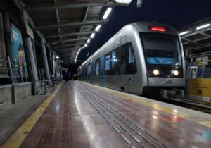 نیکزاد: مجوز واردات ۳۰ واگن قطار شهری شیراز صادر شد