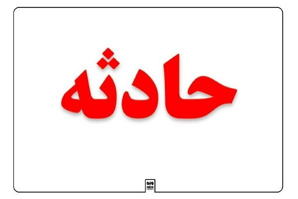 گیر کردن کامیون در پل هیوا سیریک بر اثر طغیان رودخانه