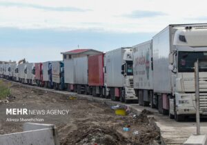 حمل ۳۵ درصد کالای اساسی کشور توسط شرکتهای بزرگمقیاس حملونقل جادهای