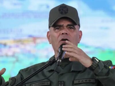 وزیر دفاع ونزوئلا:در حال جنگ با دروغ، افترا و تهدید نظامی آمریکا هستیم