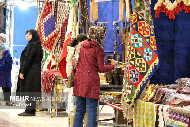 نمایشگاه صنایع دستی در شیروان برگزار شد