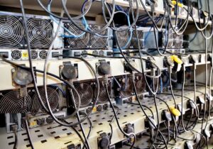 جلایر: ۴۵۳ دستگاه غیرمجاز استخراج رمزدارایی در فارس کشف شد